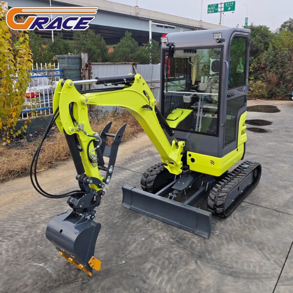 mini-excavator-muddy-site